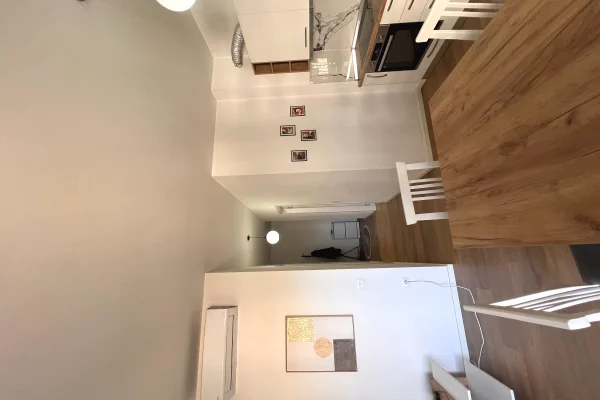 Shtepi me qera Apartament ne Tirane, 2+1, Mobilimi E mobiluar, Pagesa 75,000  Leke.