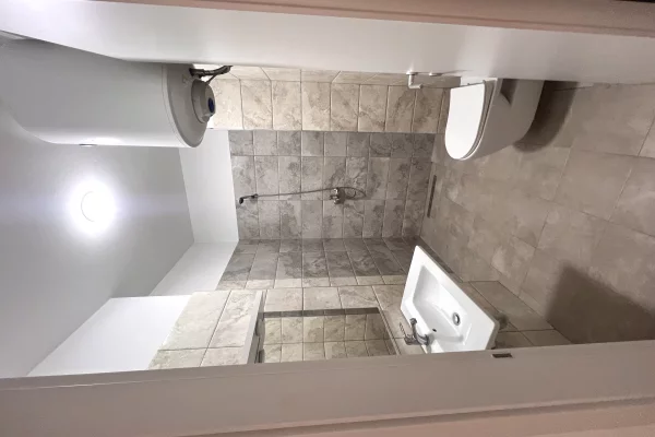 Shtepi me qera Apartament ne Tirane, 2+1, Mobilimi E mobiluar, Pagesa 75,000  Leke.