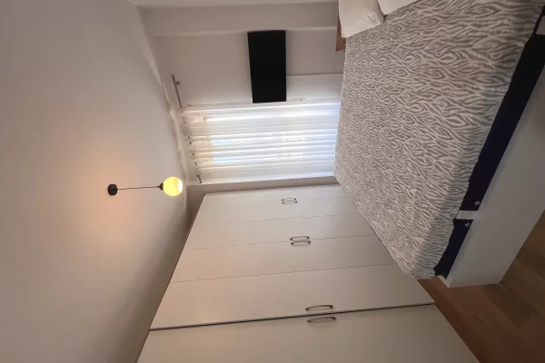 Shtepi me qera Apartament ne Tirane, 2+1, Mobilimi E mobiluar, Pagesa 75,000  Leke.