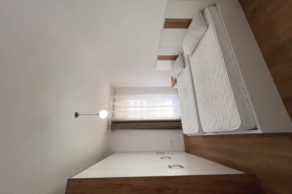 Shtepi me qera Apartament ne Tirane, 2+1, Mobilimi E mobiluar, Pagesa 75,000  Leke.