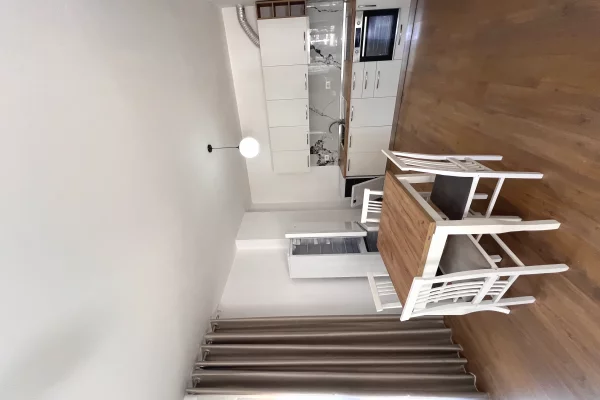 Shtepi me qera Apartament ne Tirane, 2+1, Mobilimi E mobiluar, Pagesa 75,000  Leke.