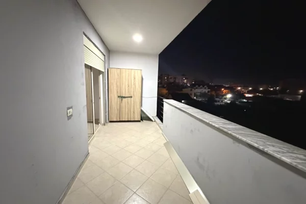Shtepi me qera Apartament ne Tirane, 2+1, Mobilimi E mobiluar, Pagesa 40,000  Leke.