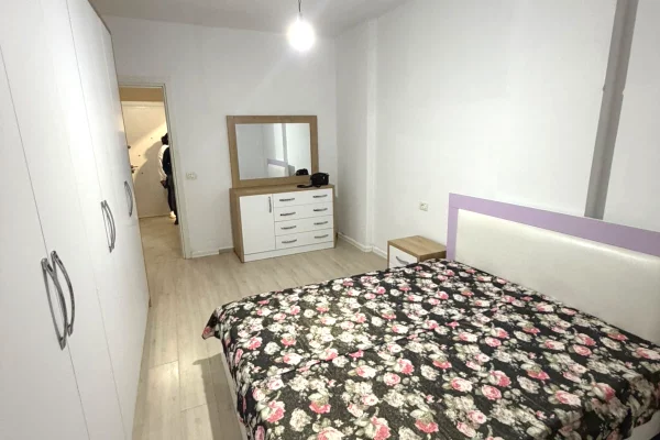 Shtepi me qera Apartament ne Tirane, 2+1, Mobilimi E mobiluar, Pagesa 40,000  Leke.