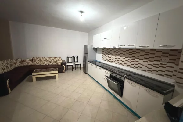 Shtepi me qera Apartament ne Tirane, 2+1, Mobilimi E mobiluar, Pagesa 40,000  Leke.