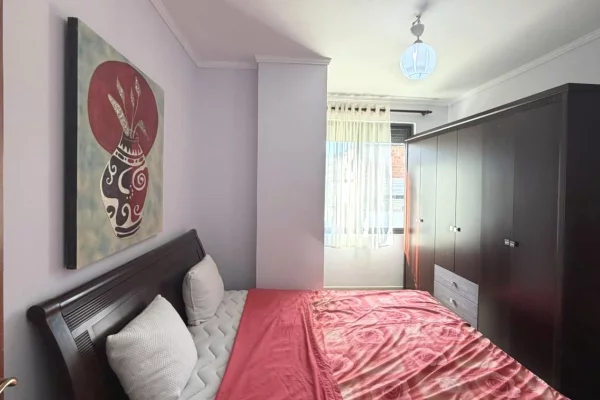 Shtepi me qera Apartament ne Tirane, 1+1, Mobilimi E mobiluar, Pagesa 45,000  Leke.