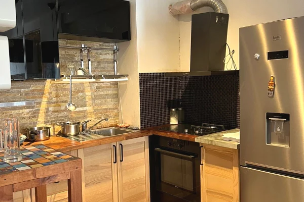 Shtepi me qera Apartament ne Tirane, 1+1, Mobilimi E mobiluar, Pagesa 45,000  Leke.