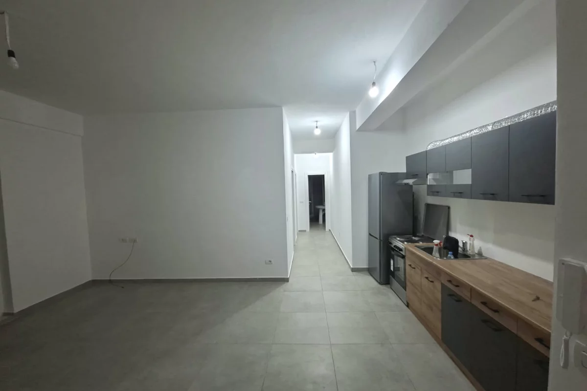 Shtepi me qera Apartament ne Tirane, 2+1, Mobilimi Bosh, pa mobiluar, Pagesa 45,000  Leke.