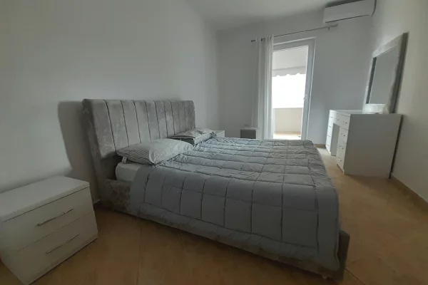 Shtepi me qera Apartament ne Tirane, 2+1, Mobilimi E mobiluar, Pagesa 70,000  Leke.