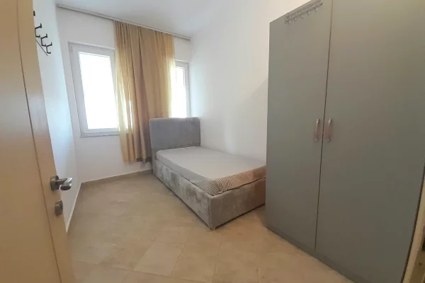Shtepi me qera Apartament ne Tirane, 2+1, Mobilimi E mobiluar, Pagesa 70,000  Leke.