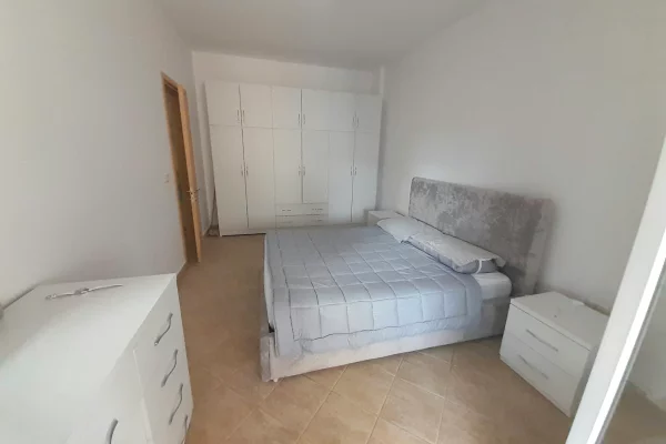 Shtepi me qera Apartament ne Tirane, 2+1, Mobilimi E mobiluar, Pagesa 70,000  Leke.