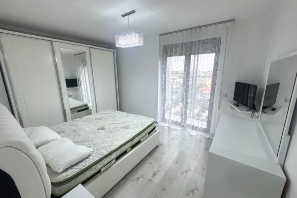 Shtepi me qera Apartament ne Tirane, 2+1, Mobilimi E mobiluar, Pagesa 700  Euro.