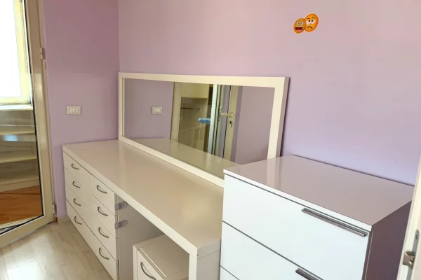 Shtepi me qera Apartament ne Tirane, 1+1, Mobilimi E mobiluar, Pagesa 65,000  Leke.