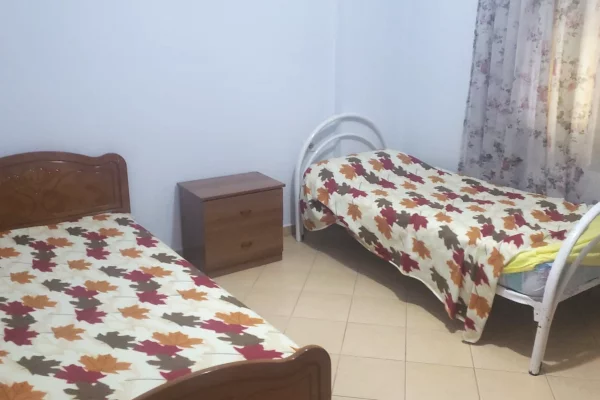 Shtepi me qera Apartament ne Tirane, 2+1, Mobilimi E mobiluar, Pagesa 50,000  Leke.