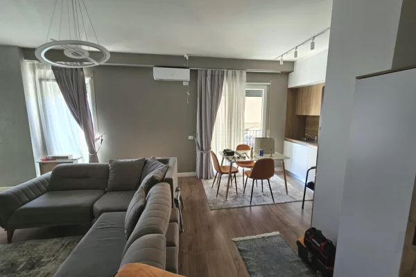 Shtepi me qera Apartament ne Tirane, 1+1, Mobilimi E mobiluar, Pagesa 70,000  Leke.