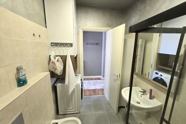 Shtepi me qera Apartament ne Tirane, 1+1, Mobilimi E mobiluar, Pagesa 70,000  Leke.