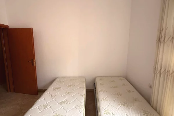 Shtepi me qera Apartament ne Tirane, 2+1, Mobilimi E mobiluar, Pagesa 55,000  Leke.