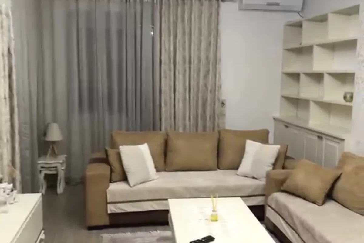 Shtepi me qera Apartament ne Tirane, 2+1, Mobilimi E mobiluar, Pagesa 55,000  Leke.