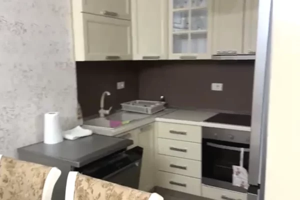 Shtepi me qera Apartament ne Tirane, 2+1, Mobilimi E mobiluar, Pagesa 55,000  Leke.