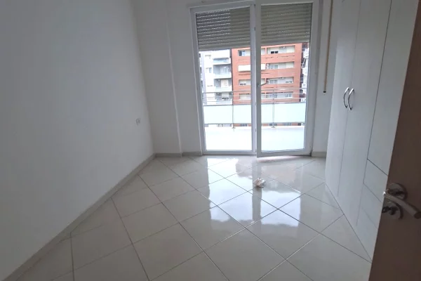 Shtepi me qera Apartament ne Tirane, 1+1, Mobilimi Bosh, pa mobiluar, Pagesa 35,000  Leke.