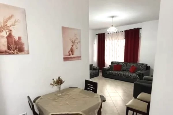 Shtepi me qera Apartament ne Tirane, 1+1, Mobilimi E mobiluar, Pagesa 50,000  Leke.