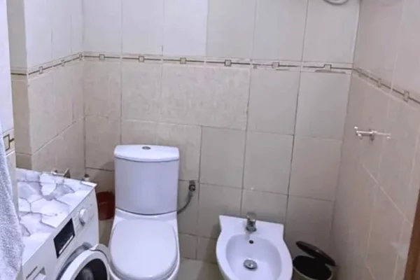 Shtepi me qera Apartament ne Tirane, 1+1, Mobilimi E mobiluar, Pagesa 50,000  Leke.