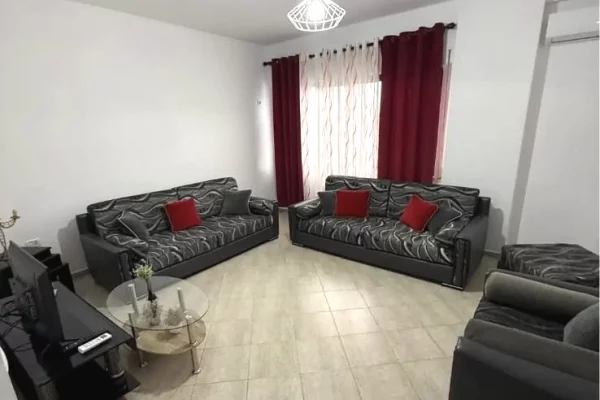 Shtepi me qera Apartament ne Tirane, 1+1, Mobilimi E mobiluar, Pagesa 50,000  Leke.