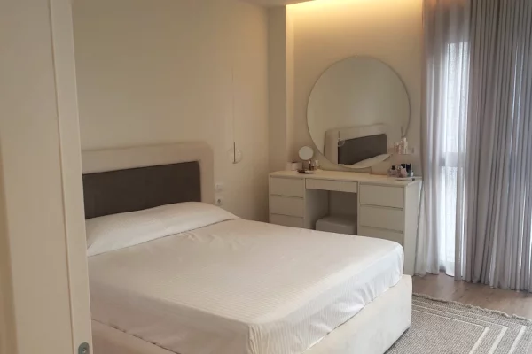 Shtepi me qera Apartament ne Tirane, 2+1, Mobilimi E mobiluar, Pagesa 80,000  Leke.