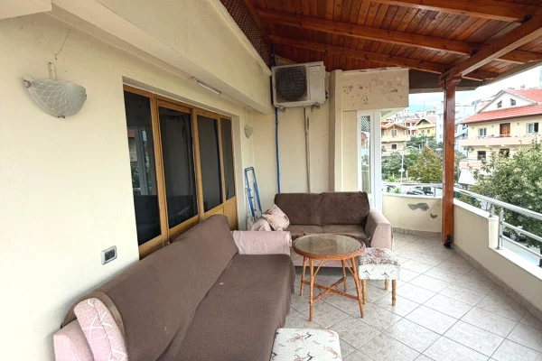 Shtepi me qera Shtepi Private ne Tirane, 1+1, Mobilimi E mobiluar, Pagesa 50,000  Leke.