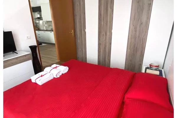 Shtepi me qera Apartament ne Tirane, 1+1, Mobilimi E mobiluar, Pagesa 650  Euro.