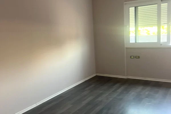 Shtepi me qera Apartament ne Tirane, 2+1, Mobilimi Bosh, pa mobiluar, Pagesa 45,000  Leke.