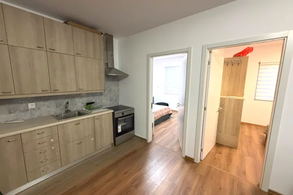 Shtepi me qera Apartament ne Tirane, 2+1, Mobilimi E mobiluar, Pagesa 65,000  Leke.