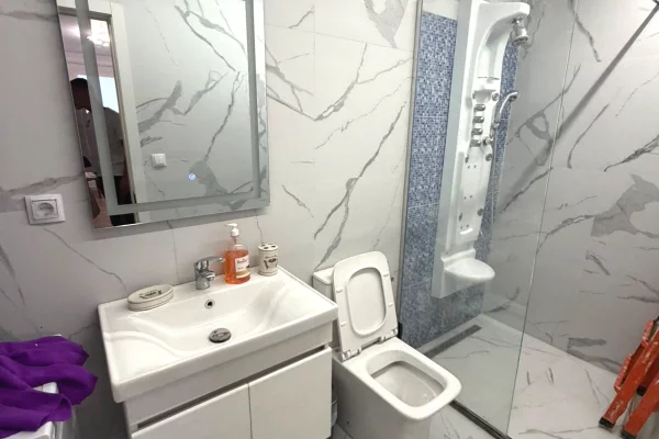 Shtepi me qera Apartament ne Tirane, 2+1, Mobilimi E mobiluar, Pagesa 65,000  Leke.