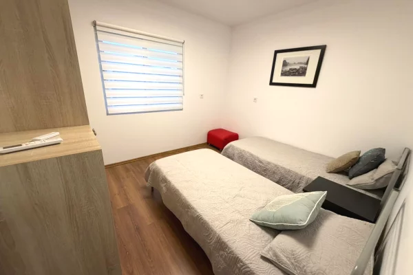 Shtepi me qera Apartament ne Tirane, 2+1, Mobilimi E mobiluar, Pagesa 65,000  Leke.
