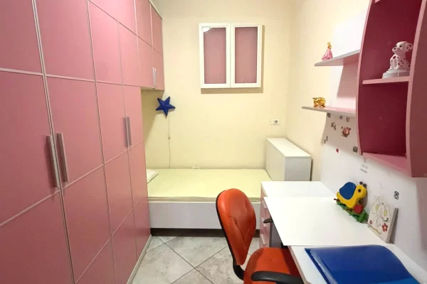 Shtepi me qera Apartament ne Tirane, 2+1, Mobilimi E mobiluar, Pagesa 600  Euro.