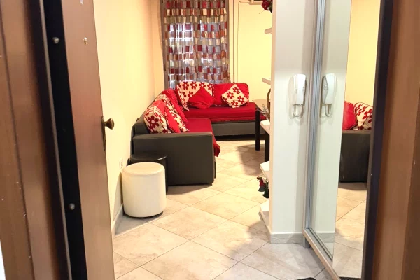 Shtepi me qera Apartament ne Tirane, 2+1, Mobilimi E mobiluar, Pagesa 600  Euro.