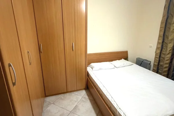 Shtepi me qera Apartament ne Tirane, 2+1, Mobilimi E mobiluar, Pagesa 600  Euro.