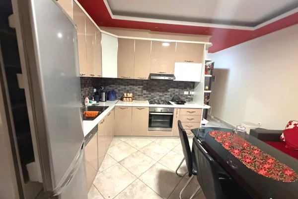Shtepi me qera Apartament ne Tirane, 2+1, Mobilimi E mobiluar, Pagesa 600  Euro.