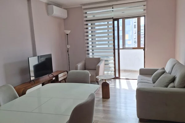 Shtepi me qera Apartament ne Tirane, 1+1, Mobilimi E mobiluar, Pagesa 60,000  Leke.