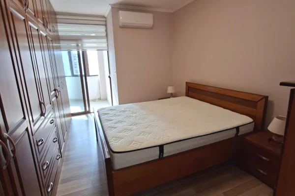 Shtepi me qera Apartament ne Tirane, 1+1, Mobilimi E mobiluar, Pagesa 60,000  Leke.