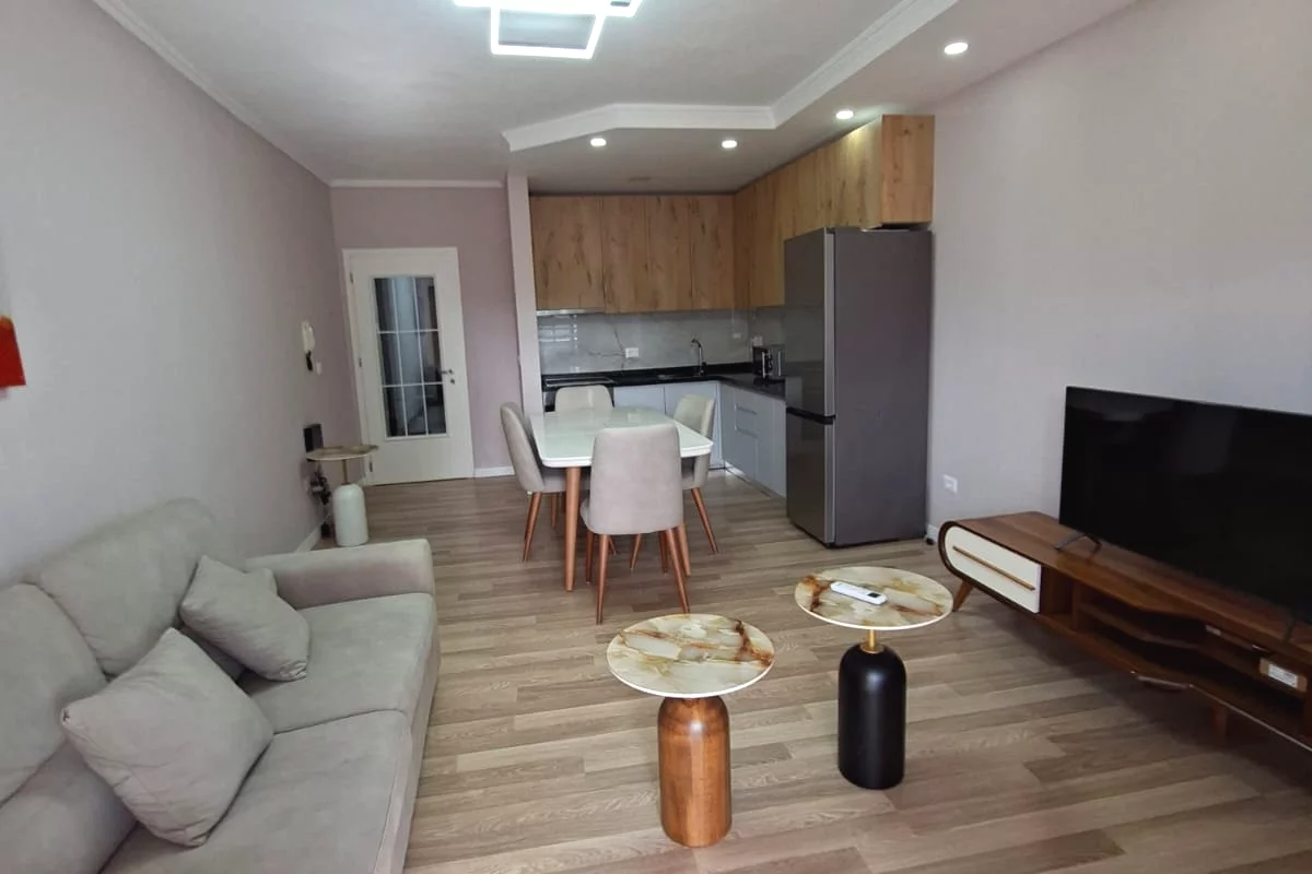 Shtepi me qera Apartament ne Tirane, 1+1, Mobilimi E mobiluar, Pagesa 60,000  Leke.