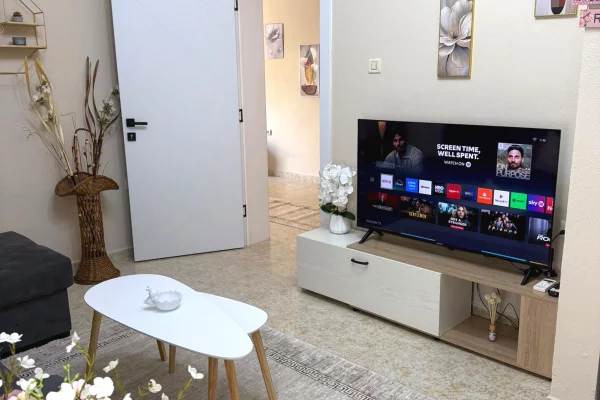 Shtepi me qera Shtepi Private ne Tirane, 1+1, Mobilimi E mobiluar, Pagesa 70,000  Leke.