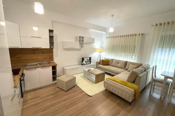 Shtepi me qera Apartament ne Tirane, 2+1, Mobilimi E mobiluar, Pagesa 50,000  Leke.