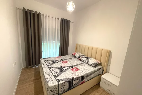 Shtepi me qera Apartament ne Tirane, 2+1, Mobilimi E mobiluar, Pagesa 50,000  Leke.