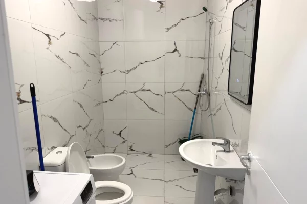 Shtepi me qera Apartament ne Tirane, 2+1, Mobilimi E mobiluar, Pagesa 55,000  Leke.