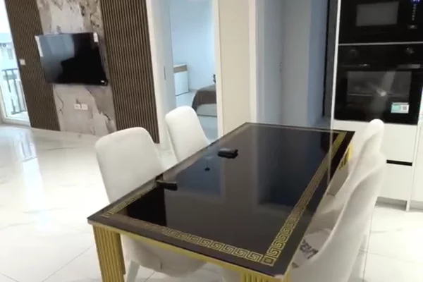 Shtepi me qera Apartament ne Tirane, 2+1, Mobilimi E mobiluar, Pagesa 55,000  Leke.