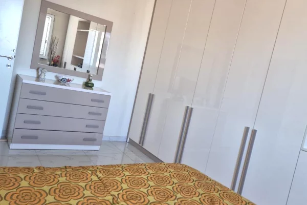 Shtepi me qera Apartament ne Tirane, 2+1, Mobilimi E mobiluar, Pagesa 65,000  Leke.