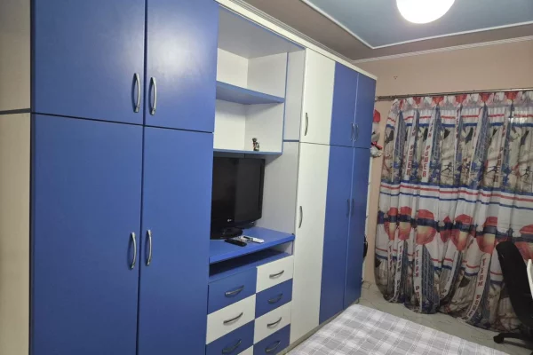 Shtepi me qera Apartament ne Tirane, 2+1, Mobilimi E mobiluar, Pagesa 65,000  Leke.