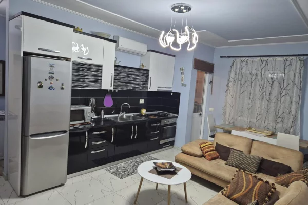Shtepi me qera Apartament ne Tirane, 2+1, Mobilimi E mobiluar, Pagesa 65,000  Leke.