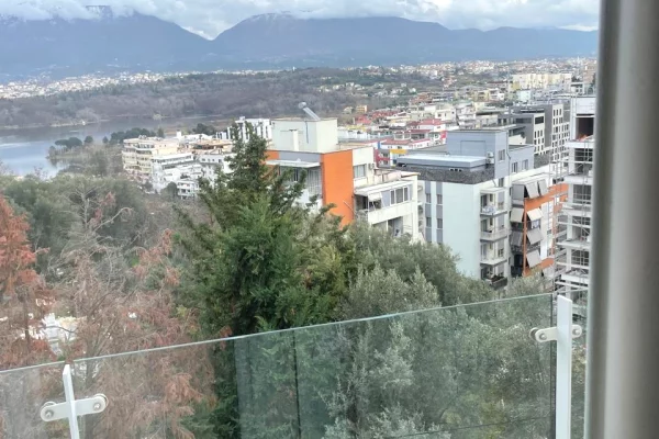 Appartamento in affitto a Tirana 2+1, Arredato