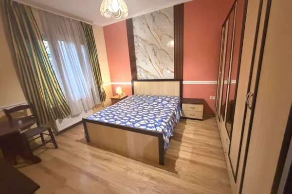 Shtepi me qera Shtepi Private ne Tirane, 2+1, Mobilimi E mobiluar, Pagesa 60,000  Leke.